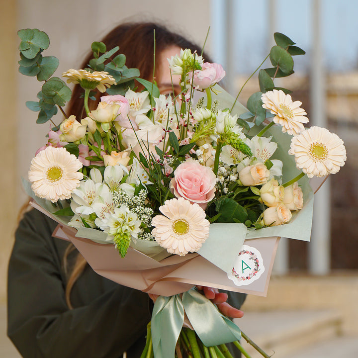 Buchet cu Dianthus barbatus si gerbera